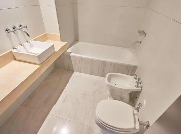 VENTA.3 AMB, dormitorio en SUITE c/ vestidor, amenities - Flores 4