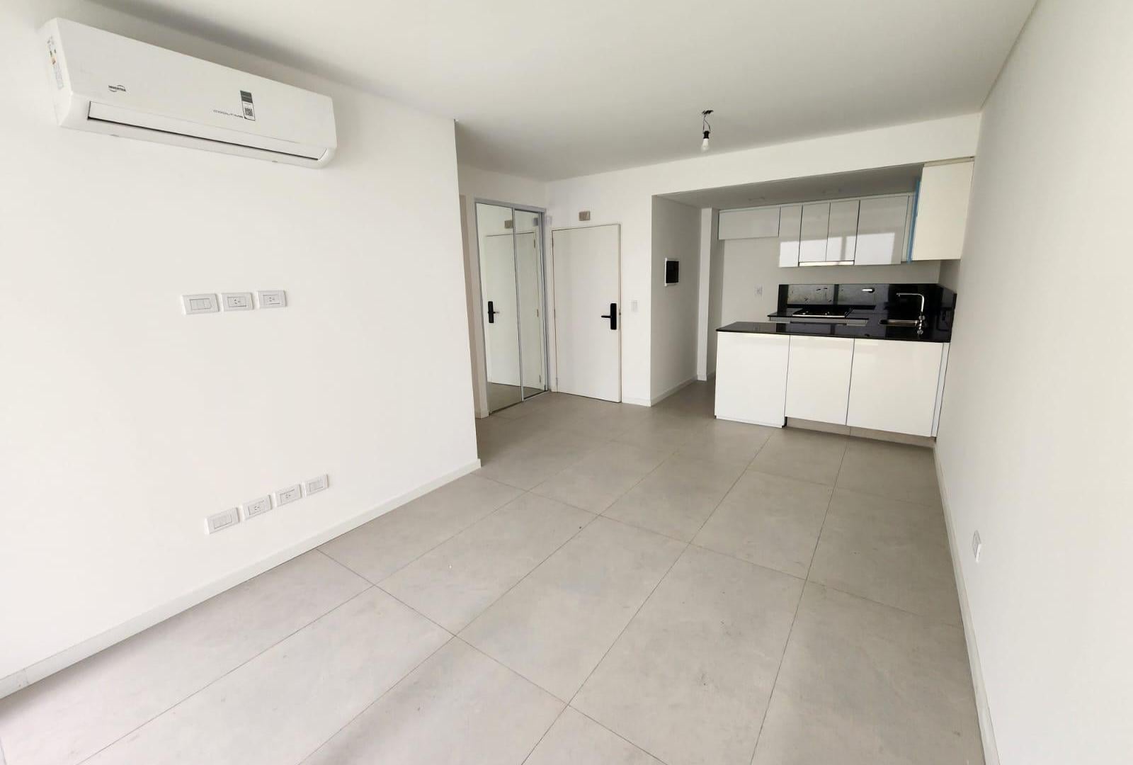 VENTA - 3 ambientes luminoso con balcon - San Cristobal