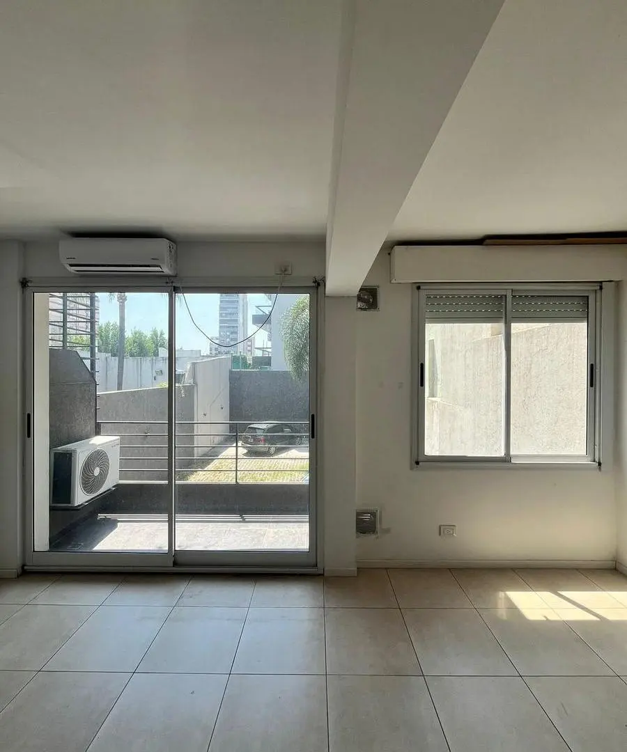 VENTA - Mono Ambiente en L - Flores 4