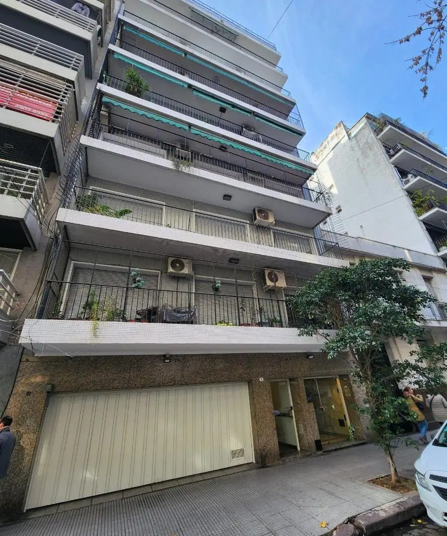 VENTA - Cuatro Ambientes C/balcon corrido - Caballito 2