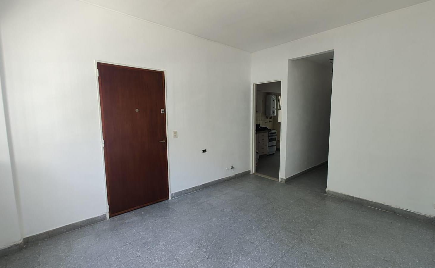 VENTA - Dos Ambientes en PB con Patio - Villa Luro