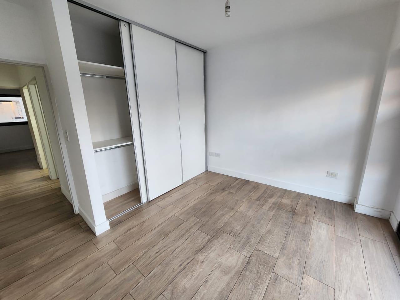 Foto de VENTA - 3 Ambientes c/ balcón y cochera cubierta - Boedo, imagen 5