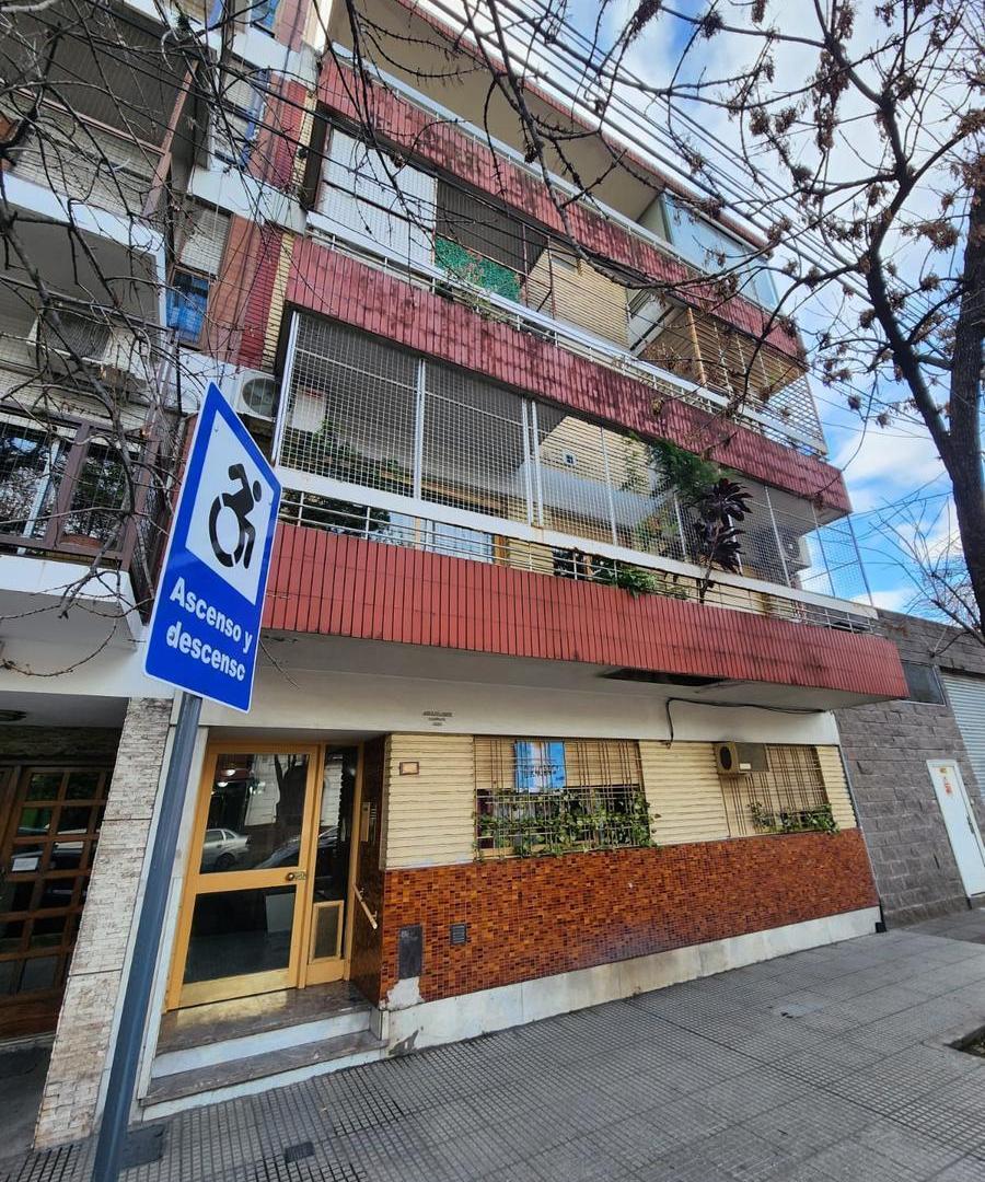 Foto de VENTA - Dos Ambientes al lateral - Floresta, imagen 1