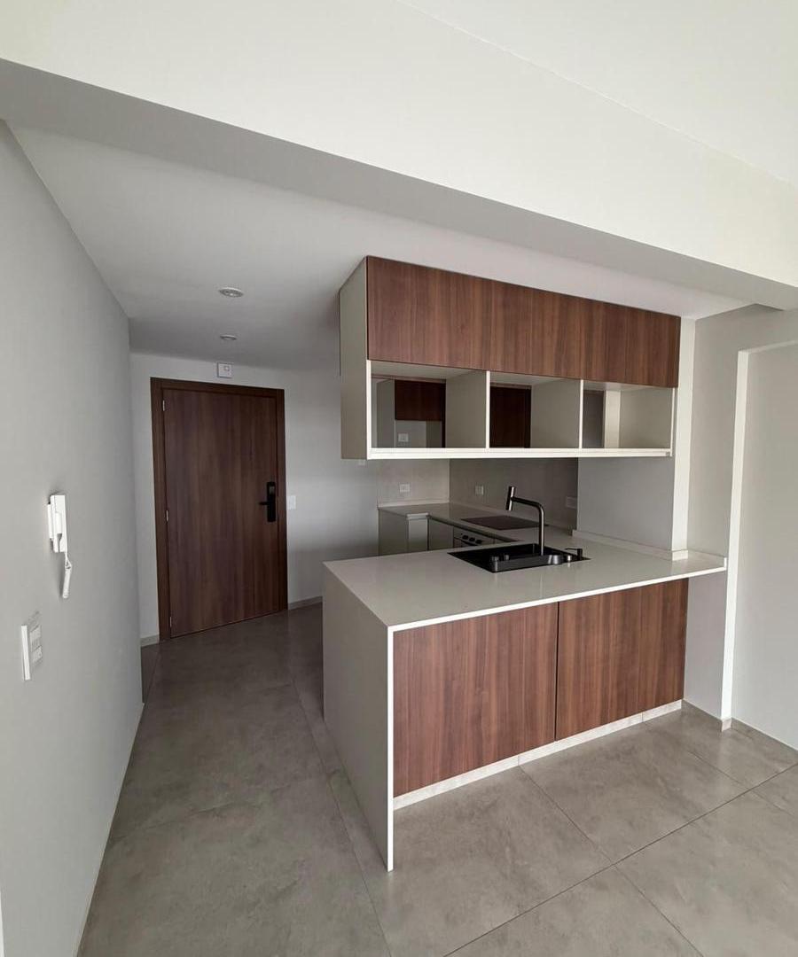 Foto de ALQUILER - Monoambiente con balcón aterrazado - San Cristóbal, imagen 2