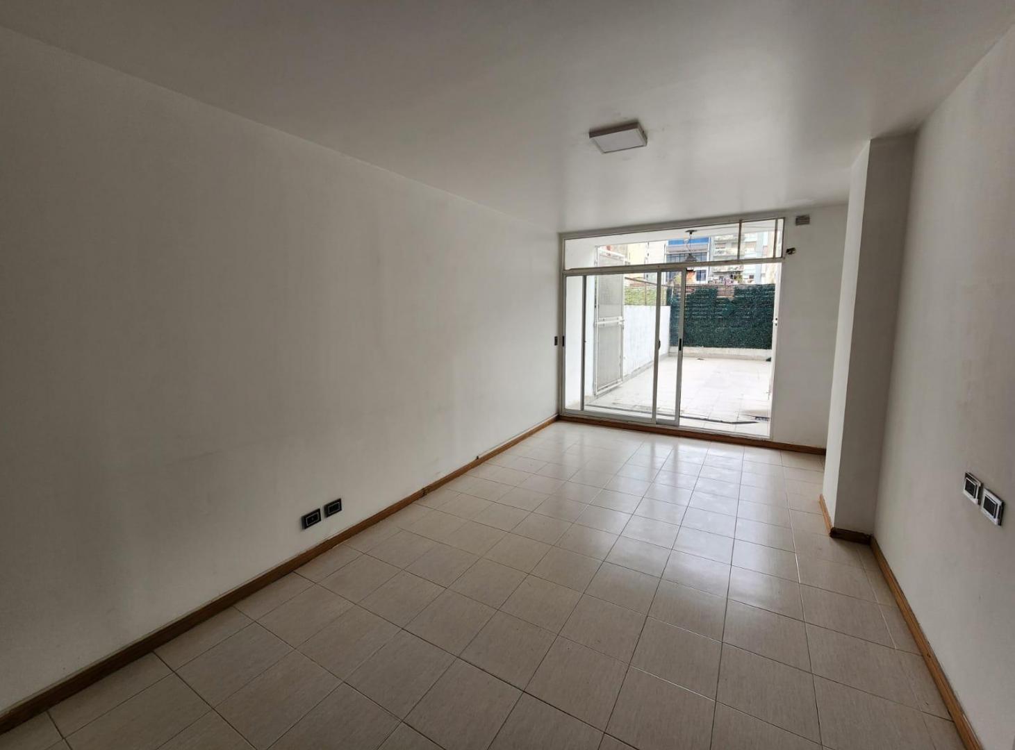 Foto de VENTA - Dos Ambientes en suite con patio - Balvanera, imagen 2