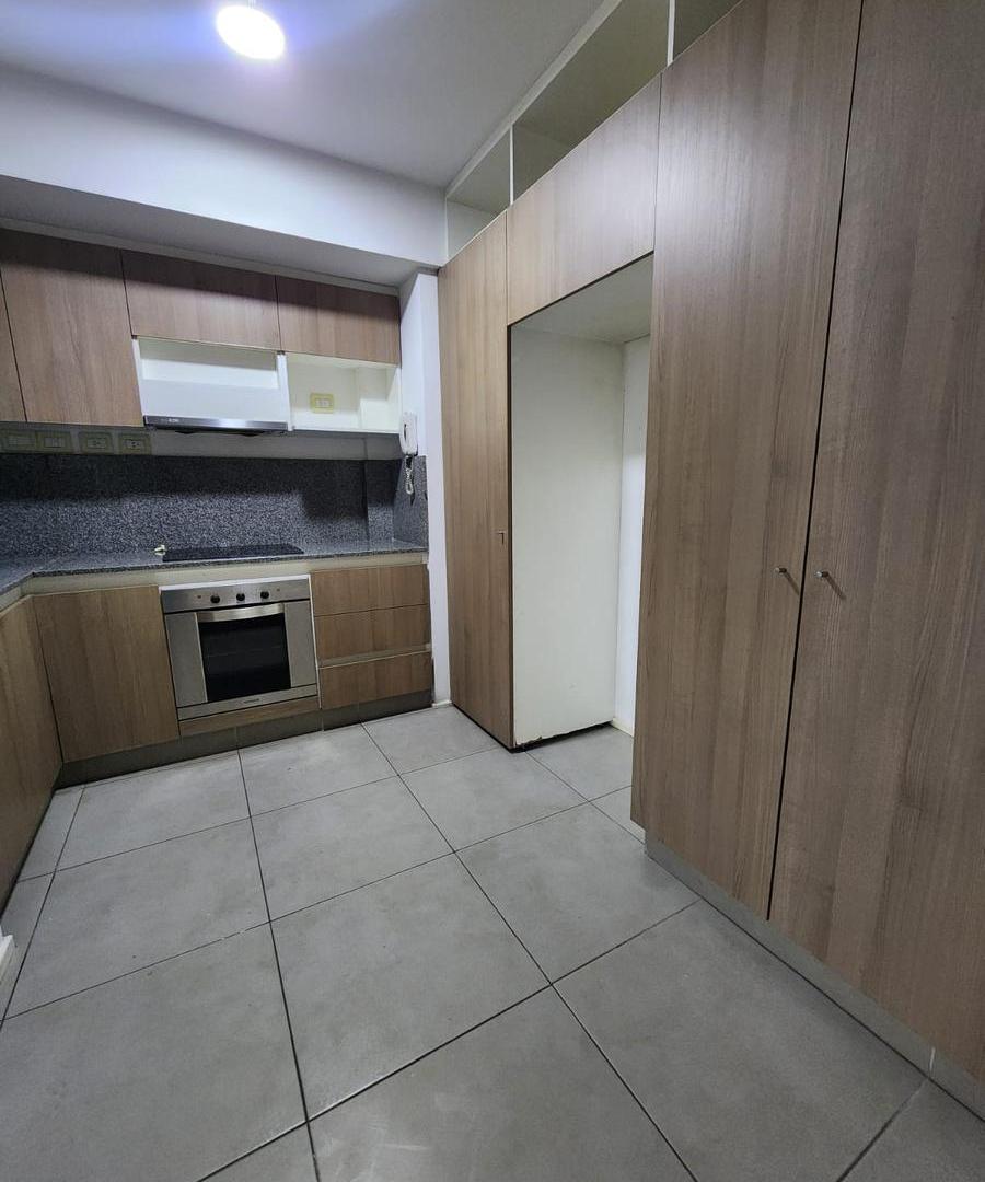 Foto de VENTA - Dos Ambientes al contrafrente con balcon - Flores, imagen 3