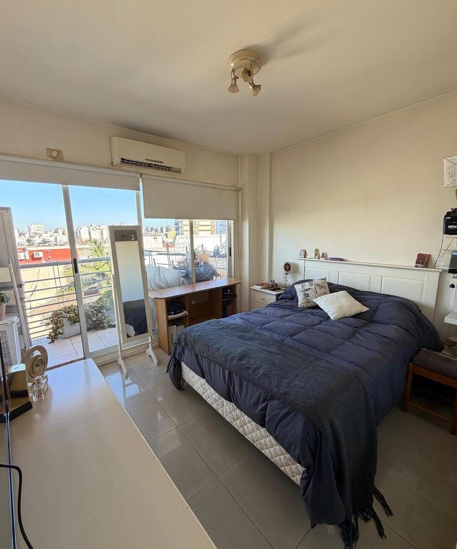 Foto de VENTA - Mono Ambiente divisible con balcon, muy luminoso - Parque, imagen 2