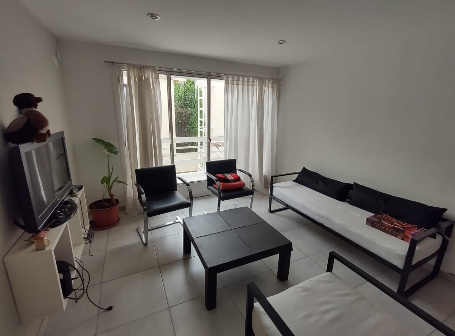 Foto de ALQUILER - PH tipo Duplex Dos Ambientes - Parque Avellaneda, imagen 5