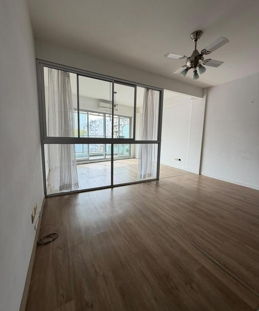 Foto de VENTA - Mono Ambiente muy luminoso con balcón al frente - Caballito, imagen 3