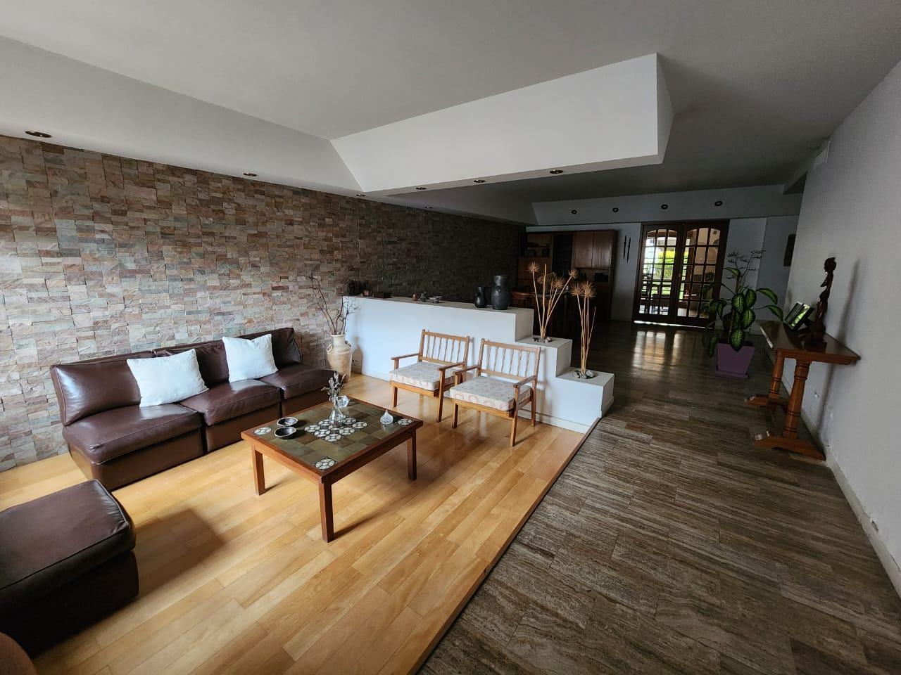 Foto de VENTA - Casa Cuatro Ambientes en lote propio - Pompeya, imagen 2