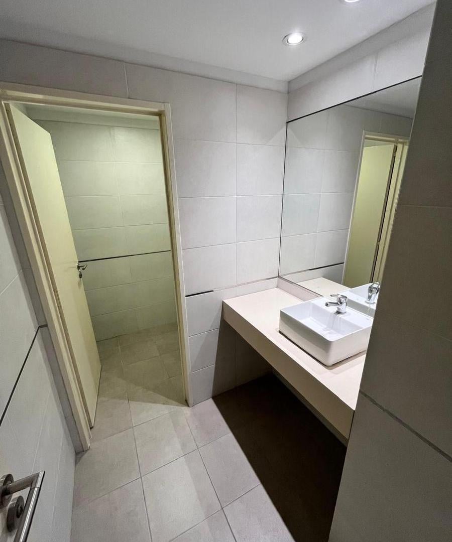 Foto de VENTA O ALQUILER - Amplio local - Gran oportunidad Comercial, imagen 5