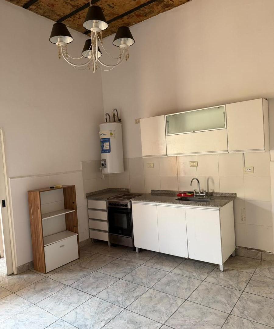 Foto de ALQUILER - Dos Ambientes con patio y terraza - Parque Patricios, imagen 1
