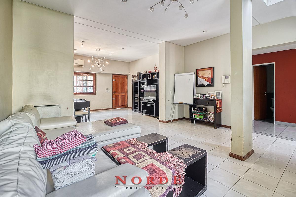 Venta • Mataderos • Montiel 1900 • Casa • 5 Ambientes • Terraza • Garaje 1
