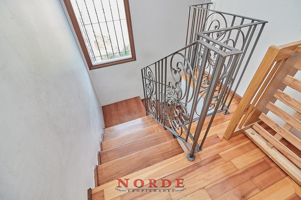 Venta • Mataderos • Montiel 1900 • Casa • 5 Ambientes • Terraza • Garaje 3