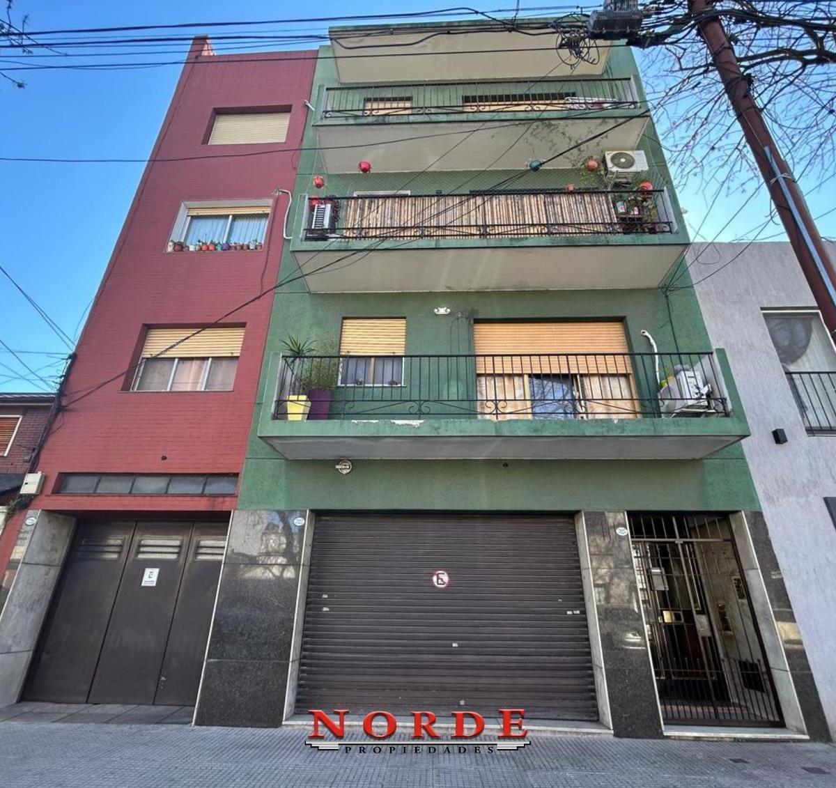 Venta • Liniers • Apto Credito • Departamento • 3 Ambientes • Patio • Balcón • Cochera 2