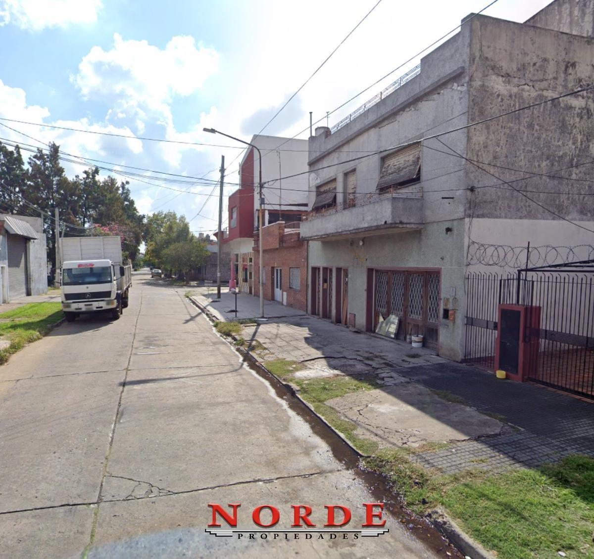 Venta • Casa•terreno• Ciudadela • 6 Ambientes • Multifamiliar 1