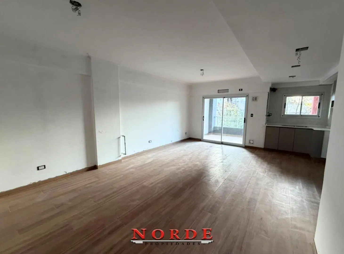 VENTA• LINIERS• DEPARTAMENTO • DOS AMBIENTES • PATIO Y BALCON 1