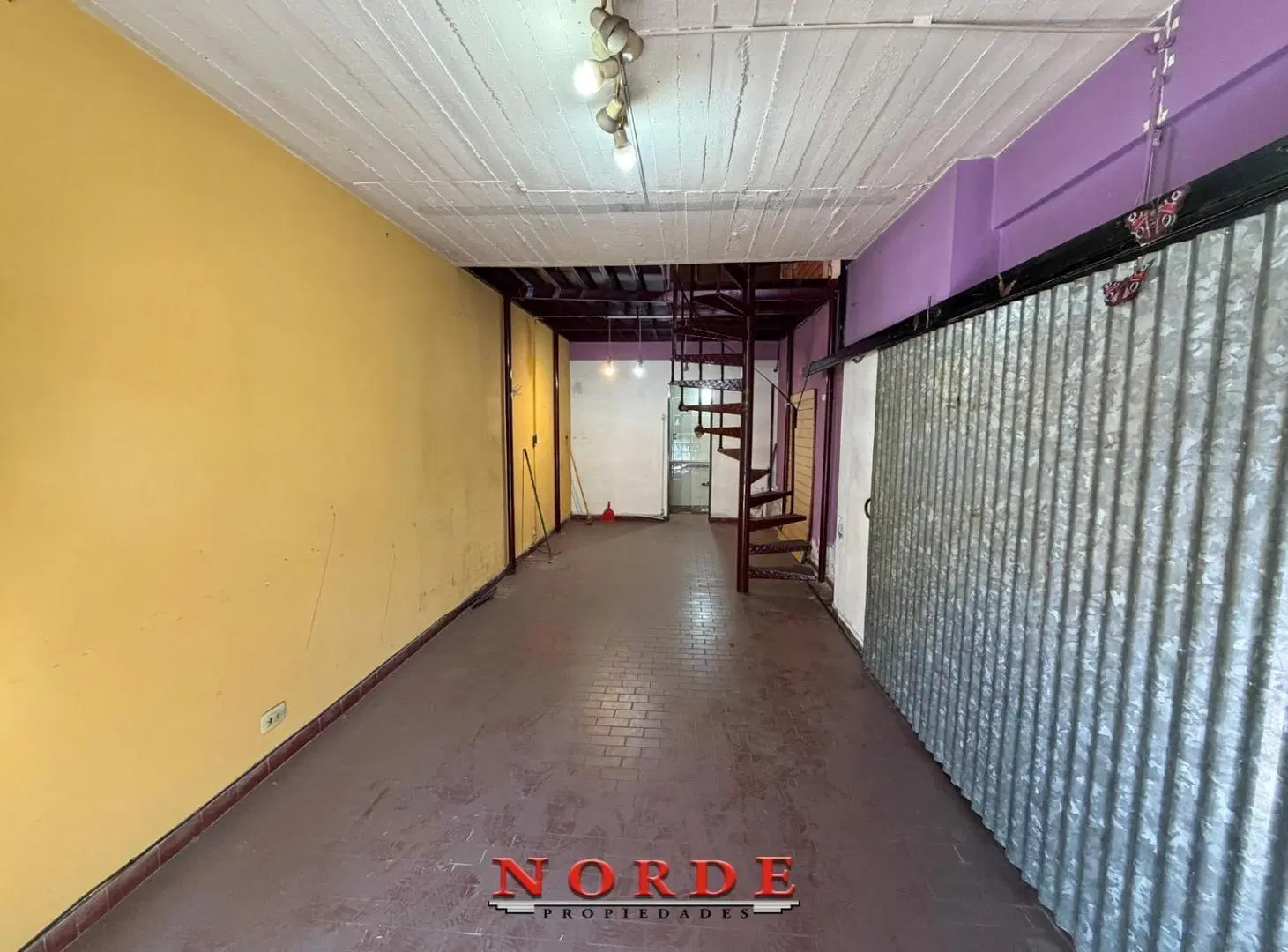 VENTA • LOCAL • FLORESTA • DOBLE ALTURA • APTO CRÉDITO 2