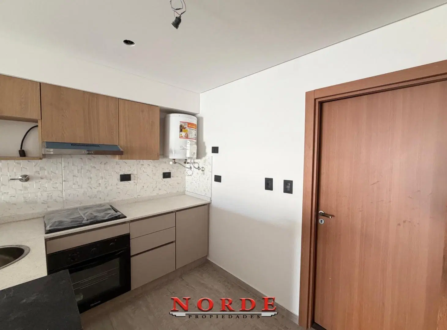 VENTA • LINIERS • MONOAMBIENTE • A ESTRENAR • BALCON 5