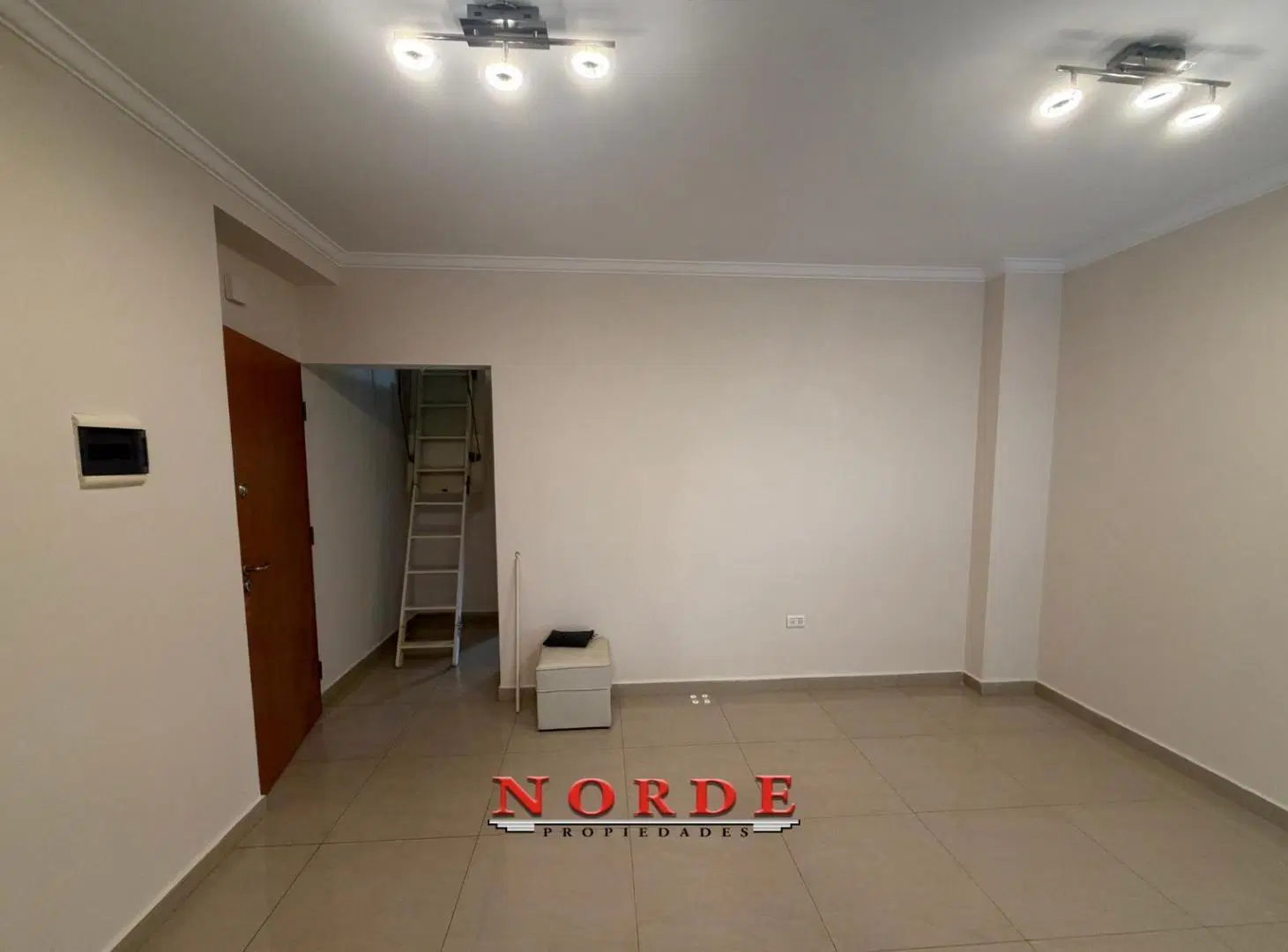 VENTA • DOS AMBIENTES • LINIERS • BALCÓN • TERRAZA PROPIA • ALTILLO • APTO CRÉDITO 5