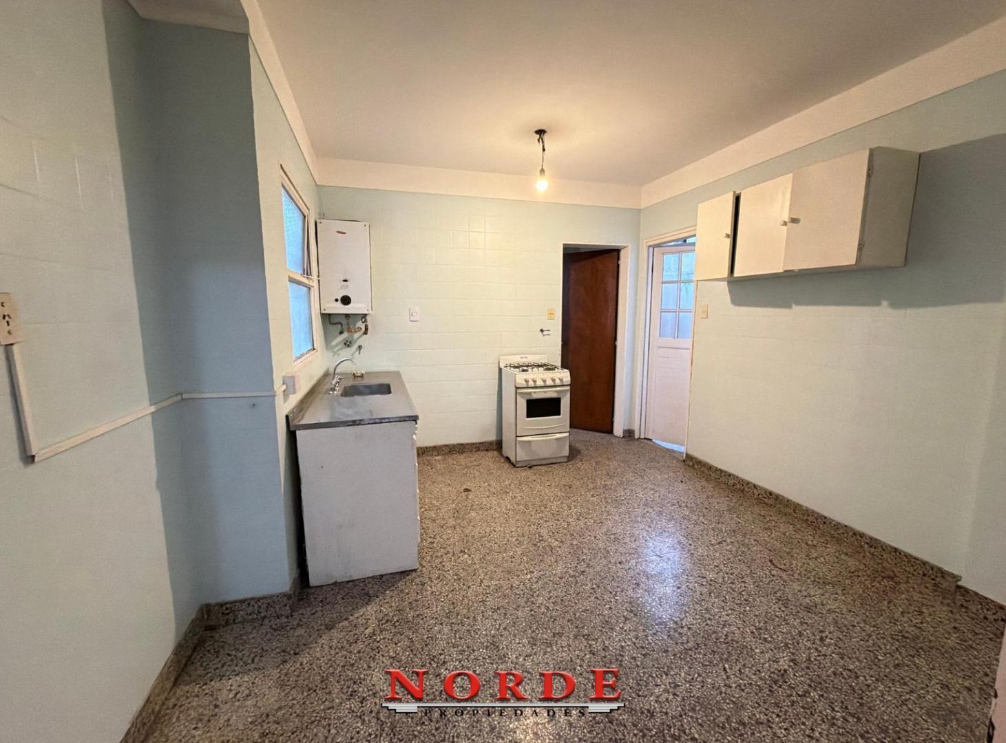 Foto de VENTA • LINIERS • DEPARTAMENTO • TRES AMBIENTES • PATIO • APTO CREDITO, imagen 4