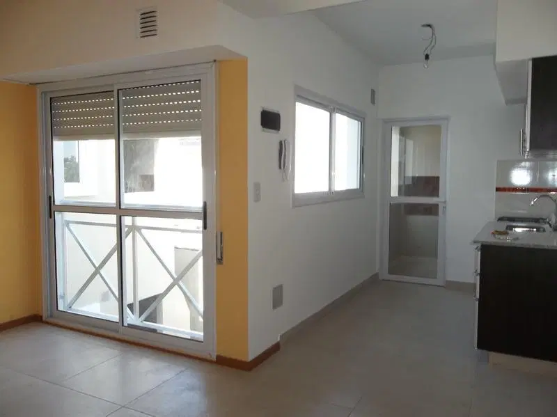 Departamento 2 Ambientes - Liniers. Zona residencial 3