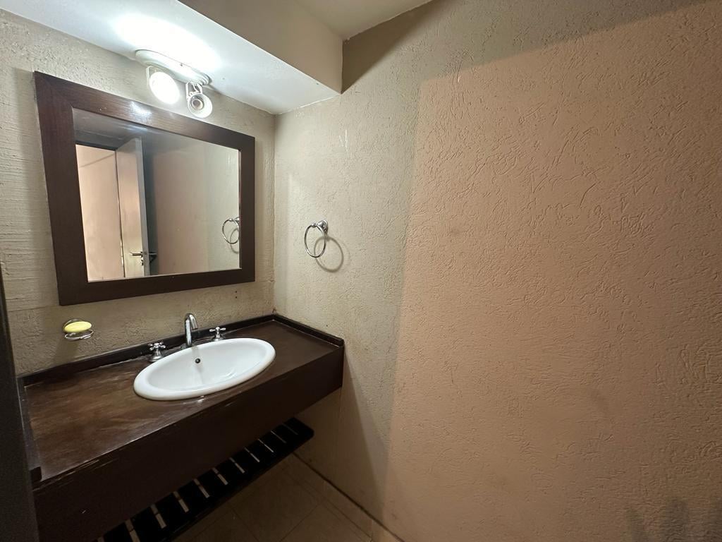 Foto de Alquiler Departamento Dos Ambientes con Patio - Liniers, imagen 2