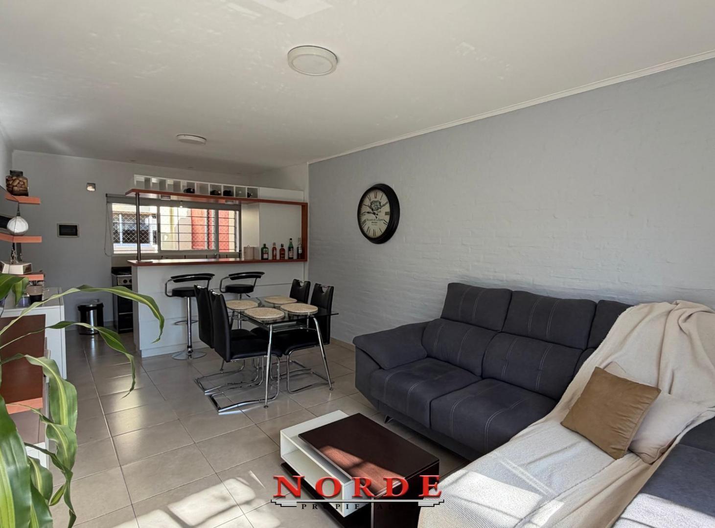 Foto de VENTA • LINIERS• PH • DOS AMBIENTES • FRENTE • BALCON Y TERRAZA, imagen 2