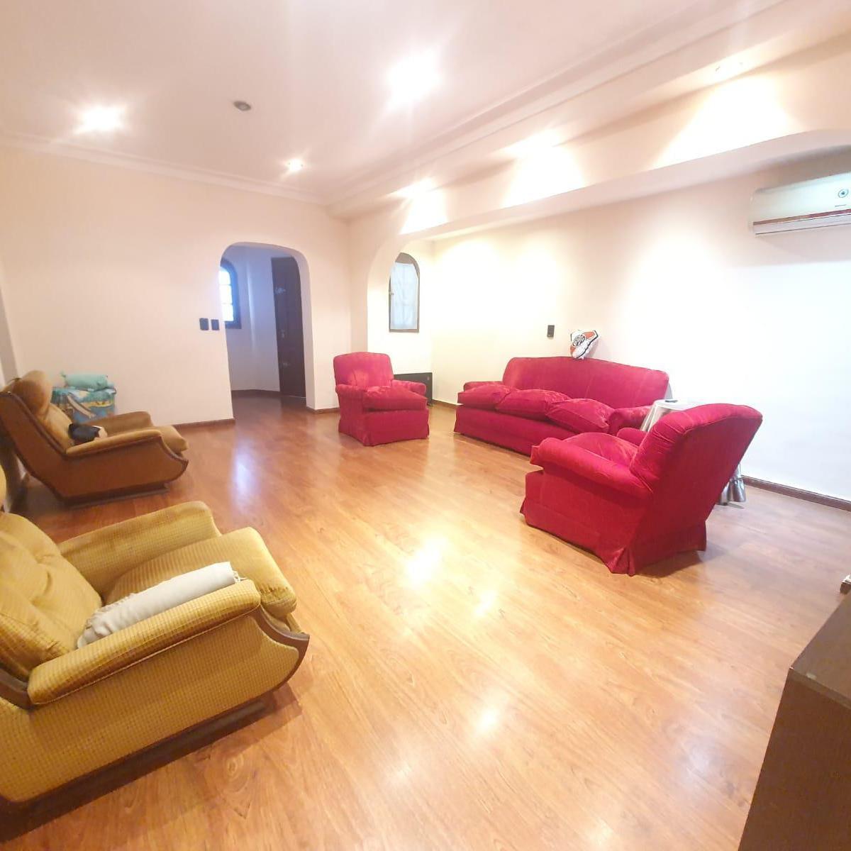Casa en venta, 4 ambientes, 2 baños, parque, garage en Nueva York