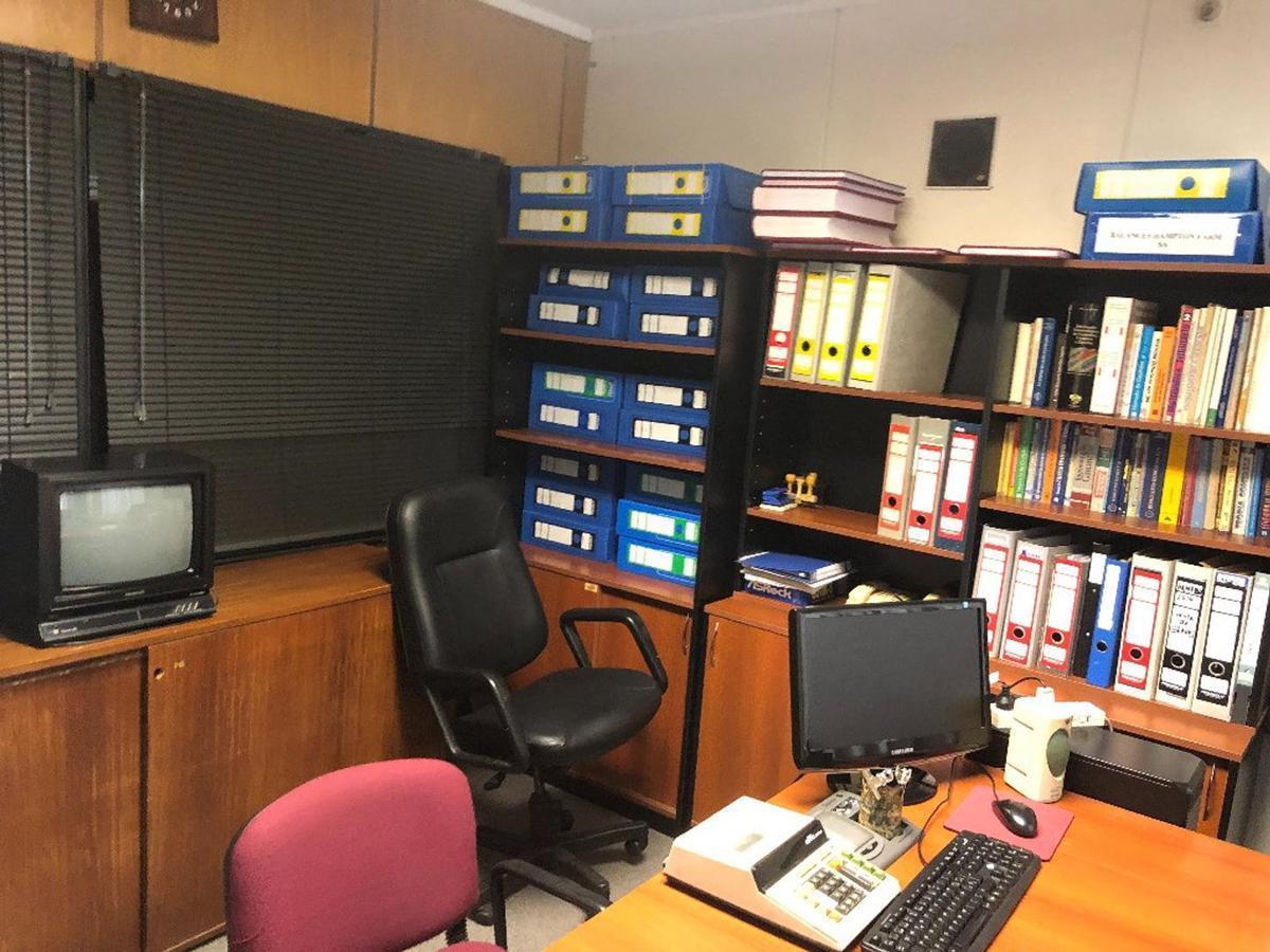 Foto de Oficina con 2 cocheras, 130 m2. San Nicolás, imagen 2
