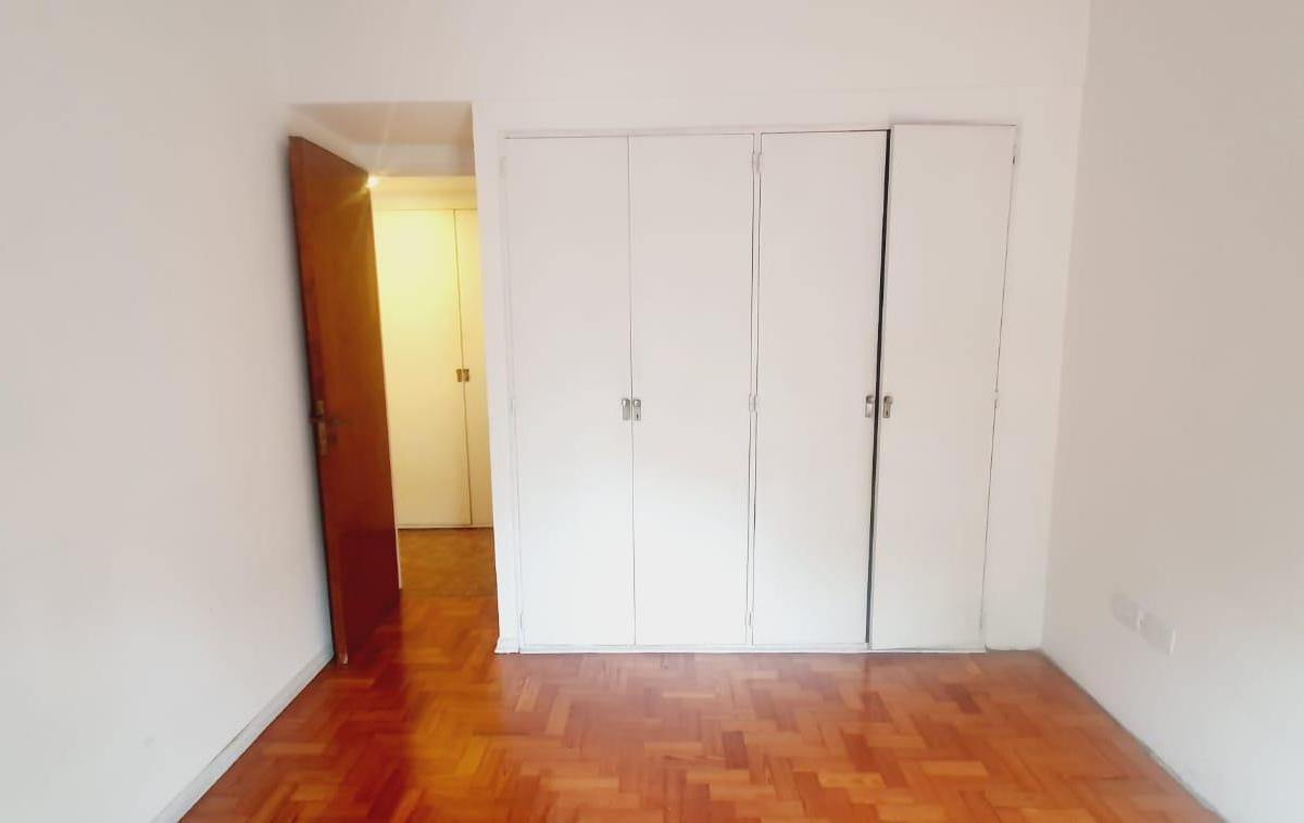 Departamento en Venta 4 Amb con Cochera en Villa del Parque 2