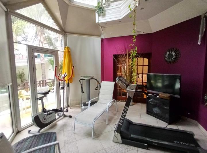 Casa 5 ambientes, parque, piscina, quincho, sauna. Villa Devoto 5
