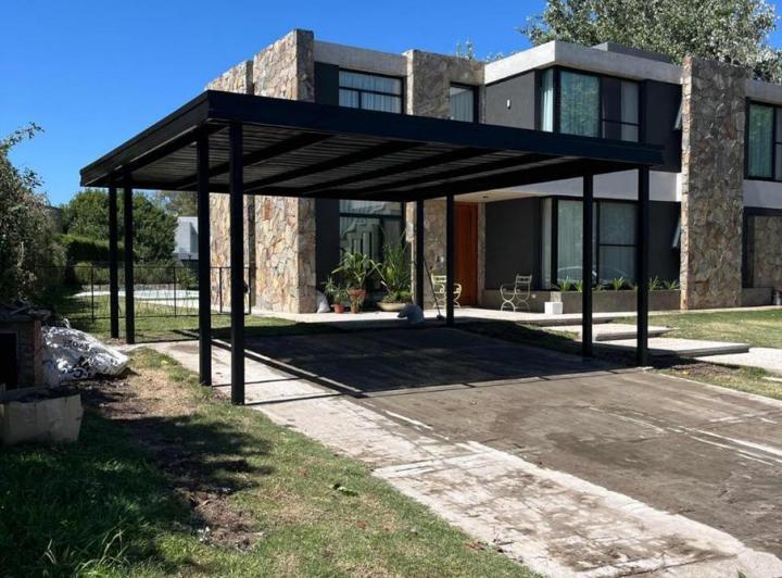 Casa venta  - Harás Santa Maria - Barrio Los Eucaliptos - 5 Ambientes 1
