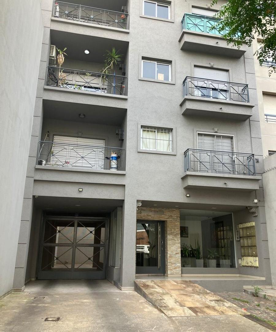 VENTA DEPARTAMENTO EN CASEROS CENTRO