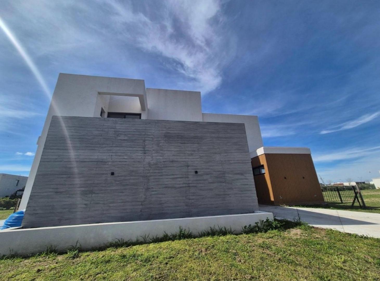 venta Casa - Barrio Riberas - Puertos del lago - oportunidad