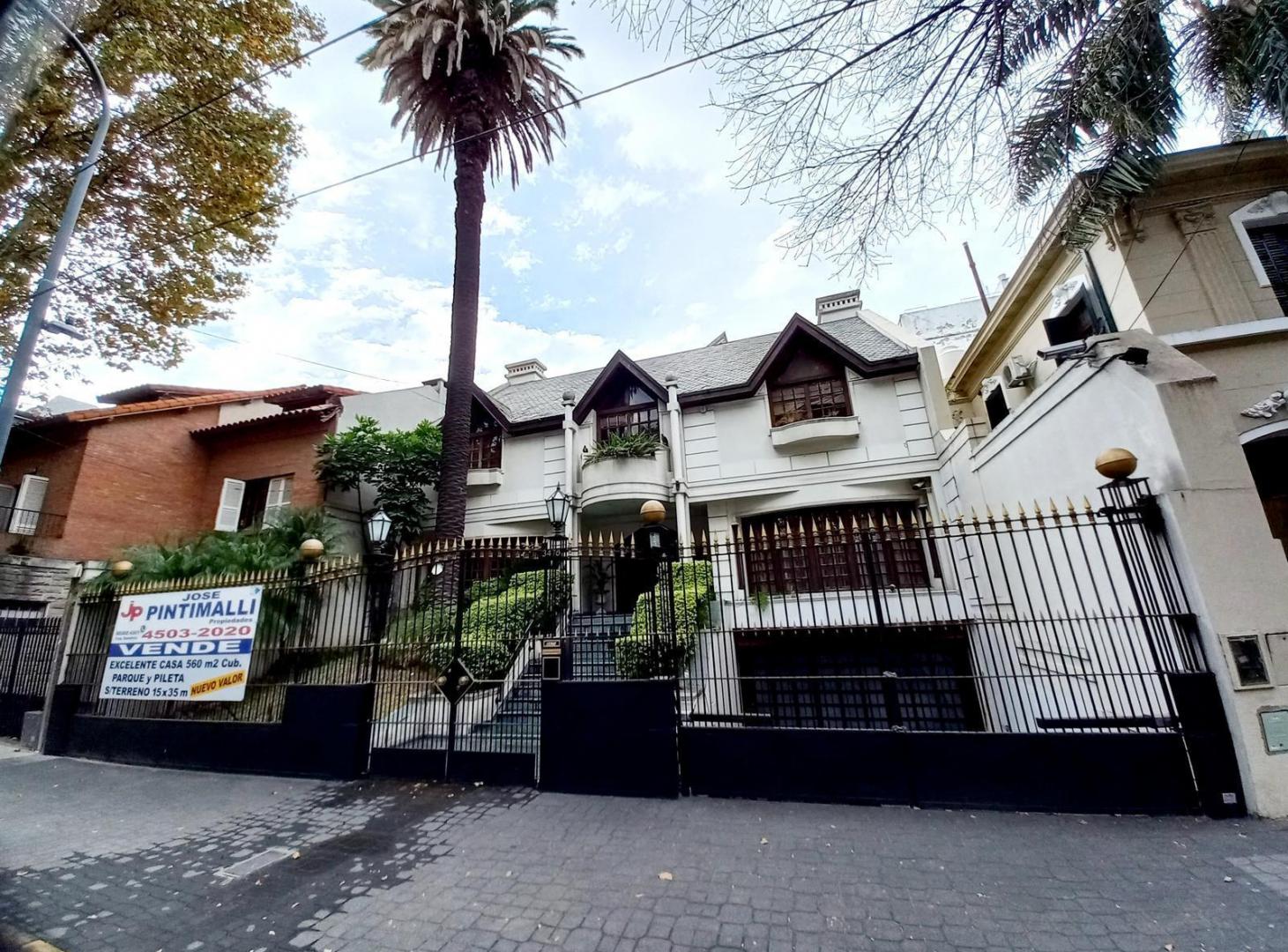 Casa 5 ambientes, parque, piscina, quincho, sauna. Villa Devoto