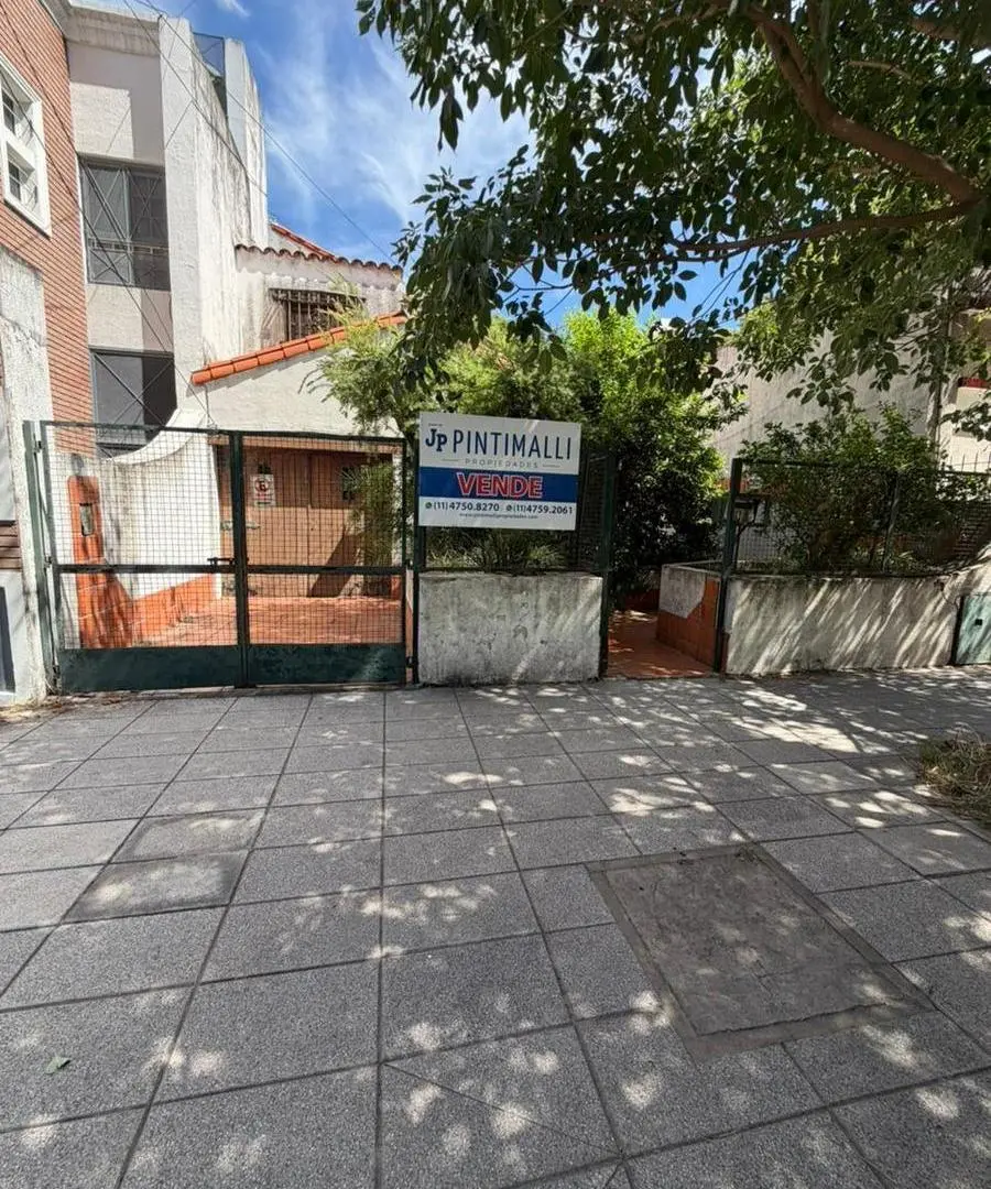 Venta Casa en Caseros 3 ambientes 3