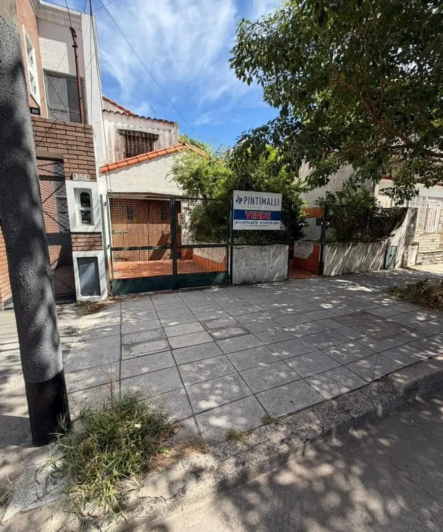 Venta Casa en Caseros 3 ambientes 5