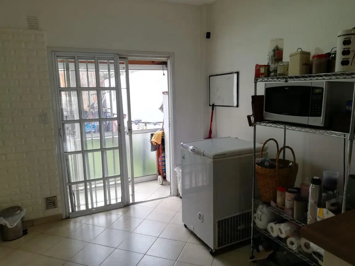 VENTA TRIPLEX EN CIUDAD JARDIN 4 AMBIENTES 2