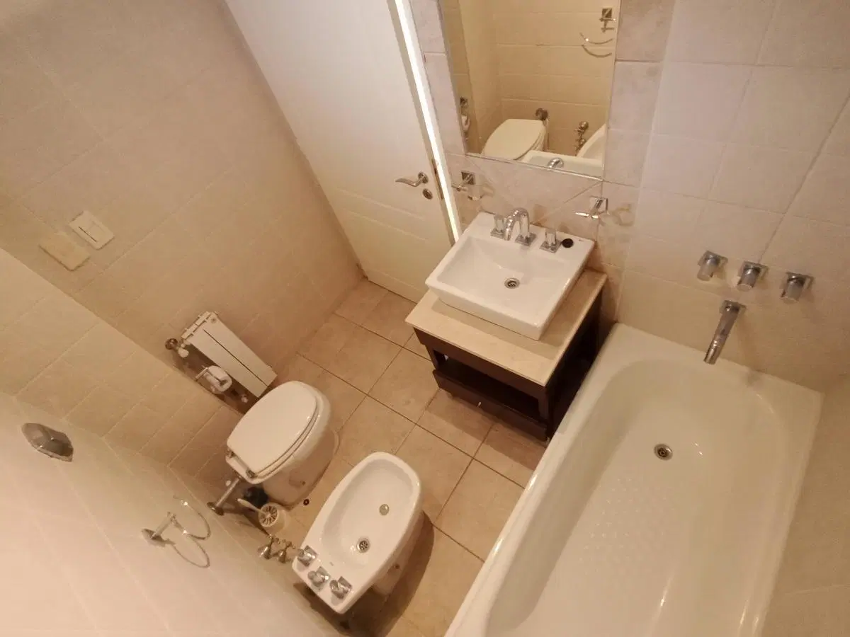Alquiler Semipiso 2 ambientes con cochera. Villa Pueyrredon 5