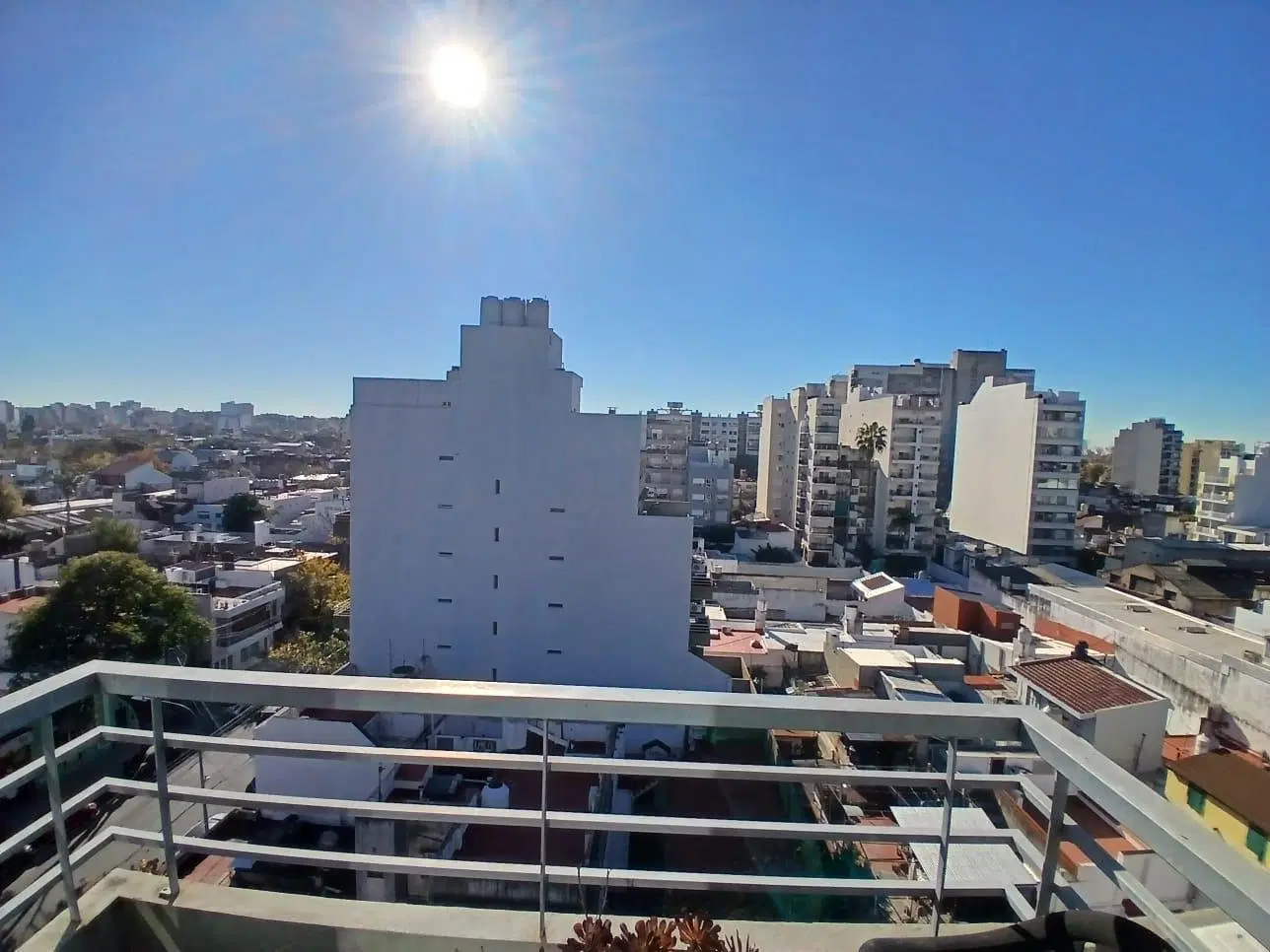 Semipiso en venta, 2 ambientes con cochera fija, SUM y parrilla en Monte Castro 3