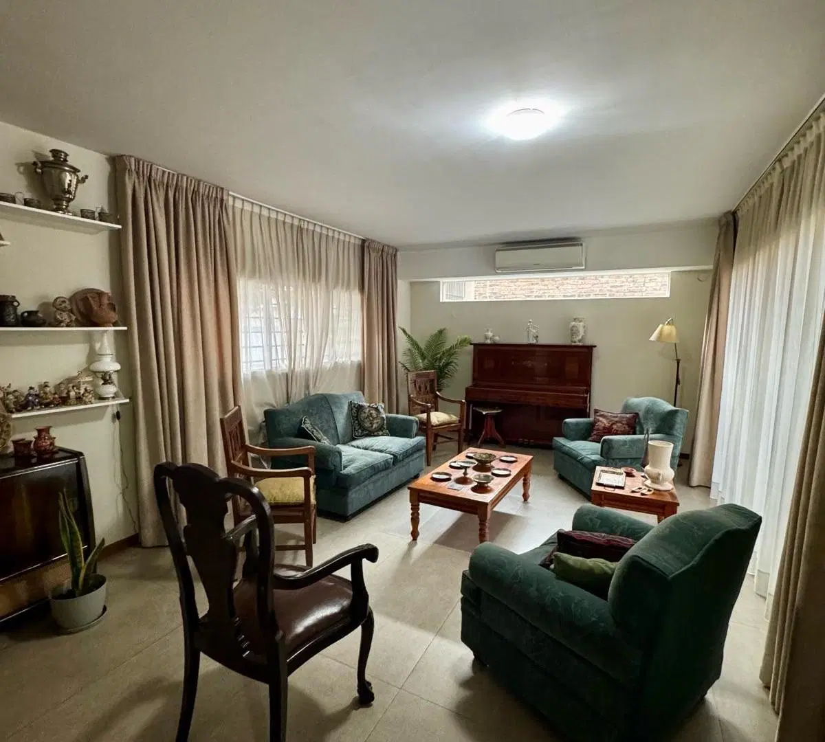 Casa de 5 ambientes con cochera en venta en Villa Devoto 2