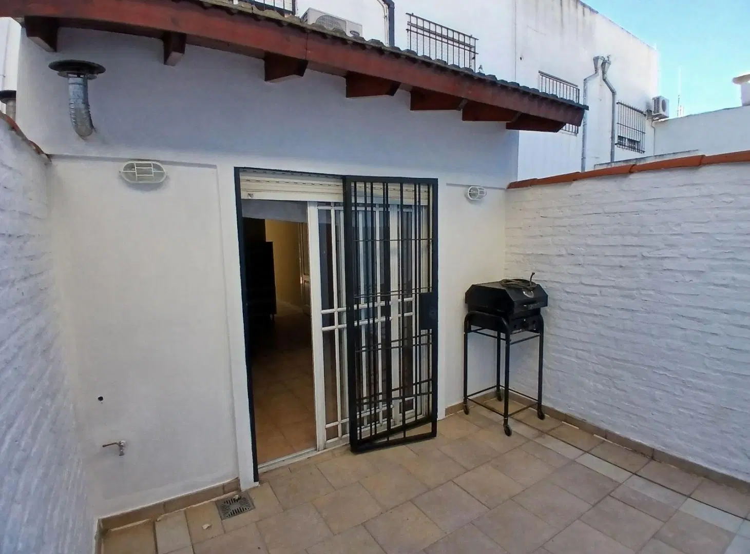 Triplex 3 ambientes, play room, patio, terraza, entrada de auto. Villa Real 3