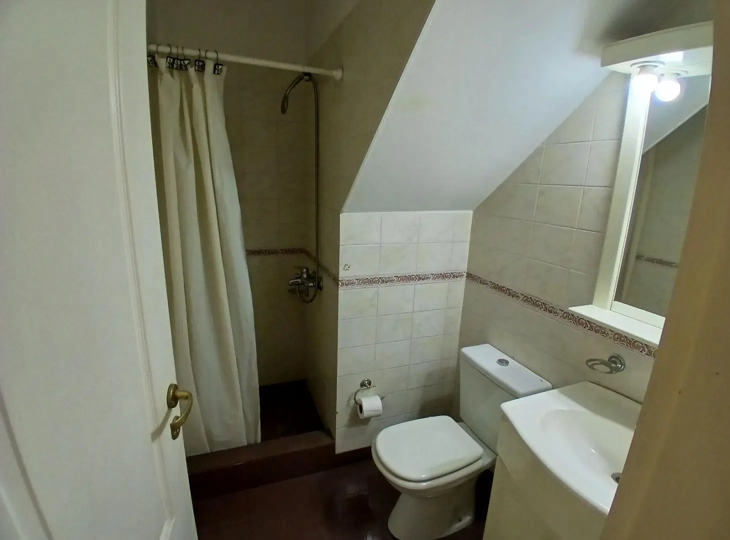 Triplex 3 ambientes, play room, patio, terraza, entrada de auto. Villa Real 5