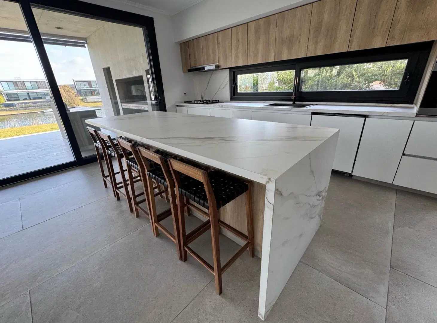 Alquier Casa 5 ambientes mas dependencias barrio Marinas Puertos del Lago 8