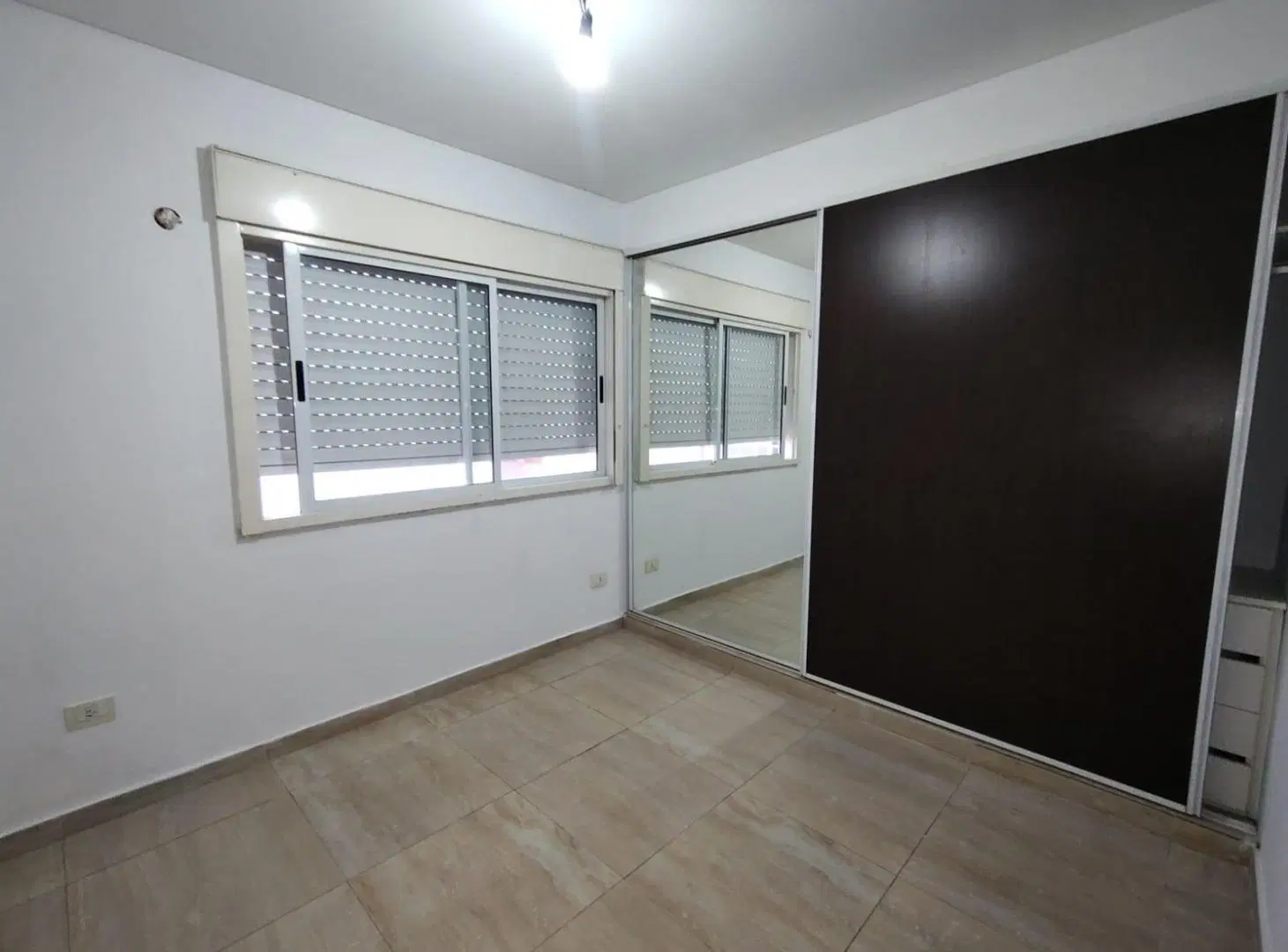 Departamento en Caseros 8