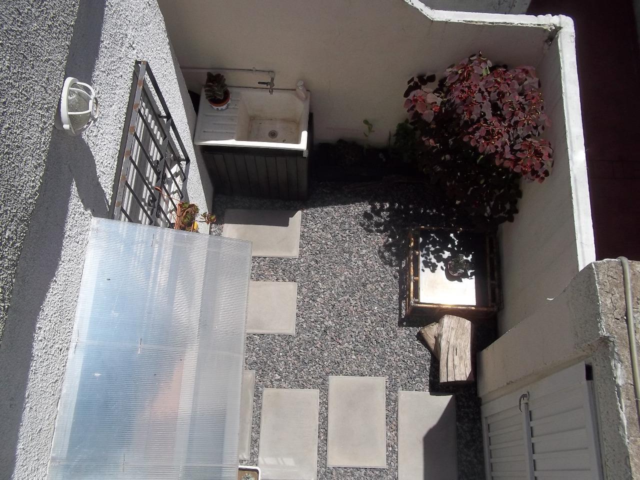 Foto de alquiler PH en Caseros dos ambientes sin expensas, imagen 3