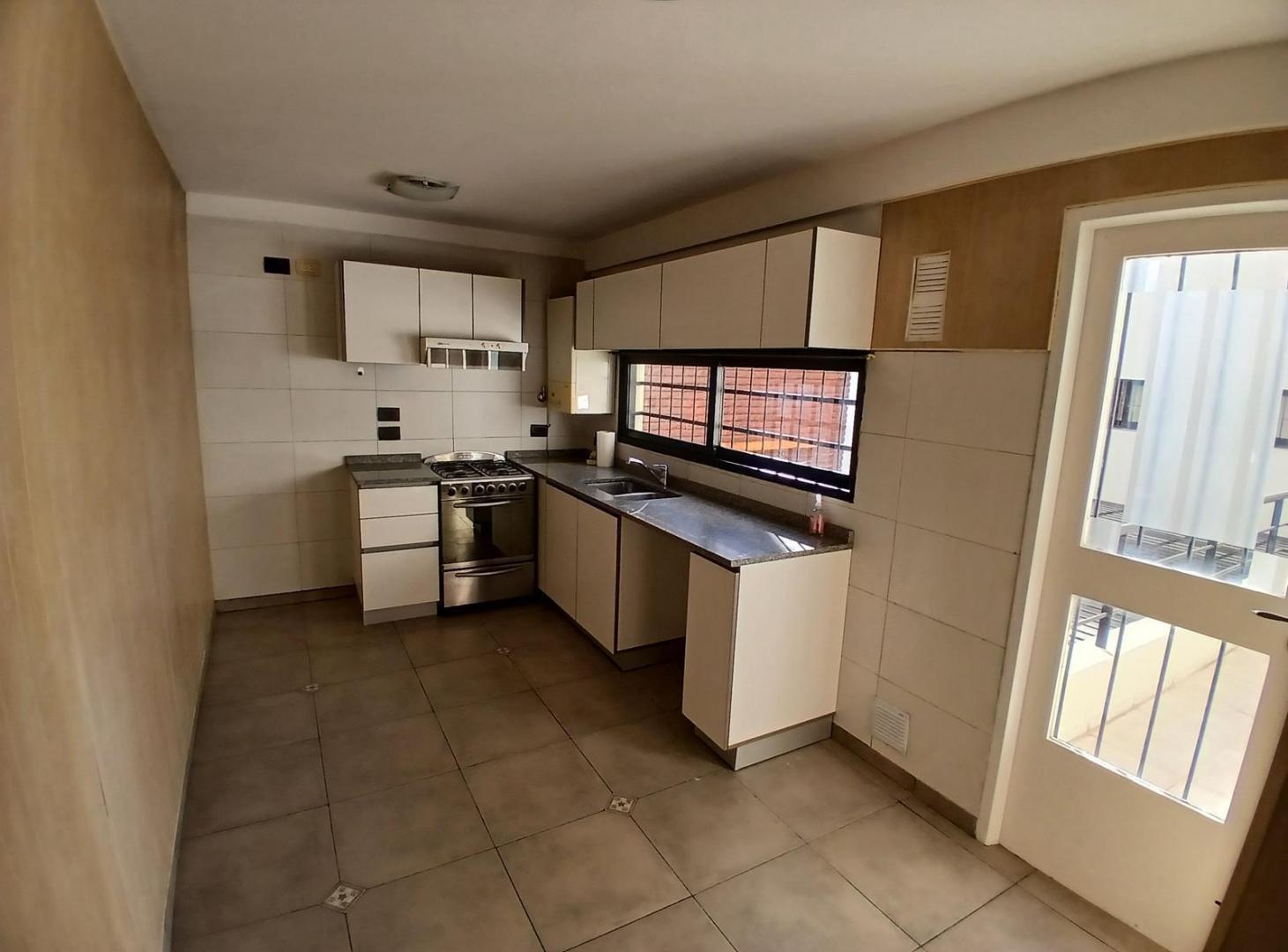 Foto de Alquiler. Semipiso 3 ambientes con cochera. Villa Devoto, imagen 4