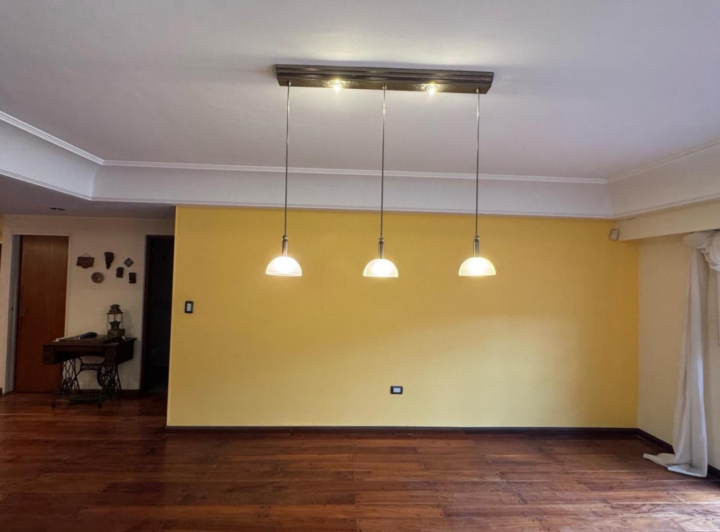 Foto de Casa 5 ambientes, con cochera doble y jardin, en venta en Villa Devoto, imagen 5