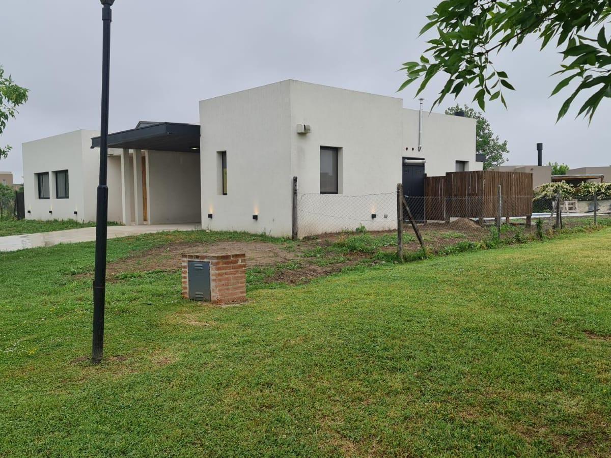 Casa en Venta ubicado en El Cantón Golf, El Cantón, Escobar